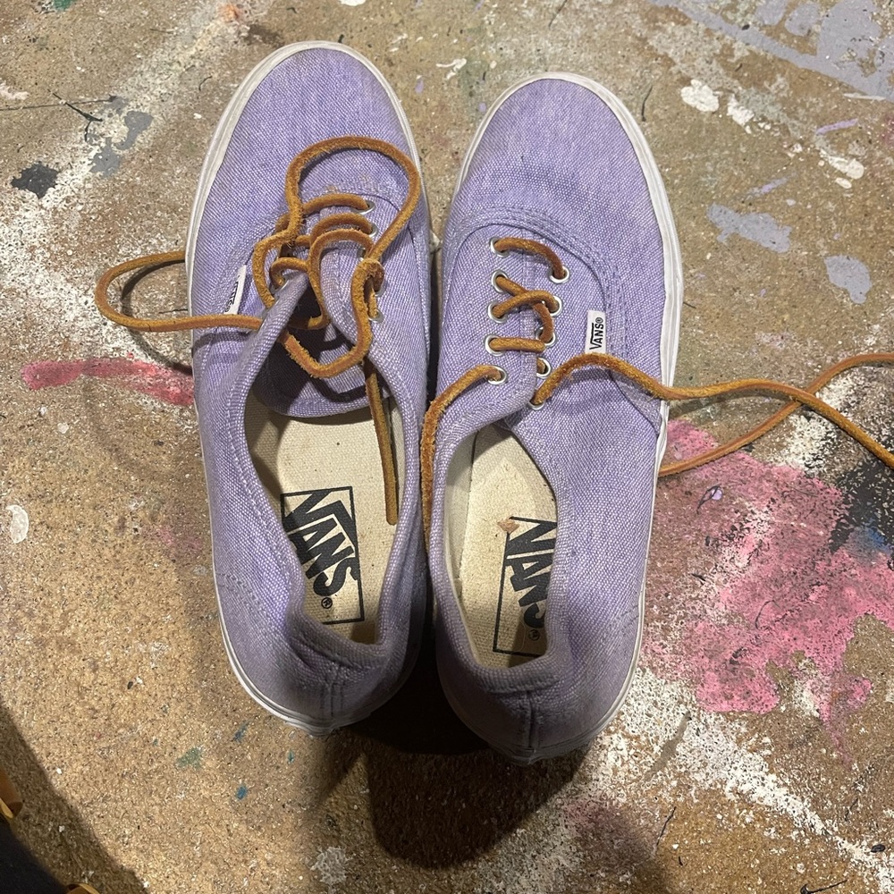 Women’s lilac tie vans. Size 7.5